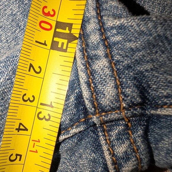 Joe's Jeans The Joey Denim Cuffed Shorts Medium Wash Women's Size 33 (16) - Picture 10 of 11